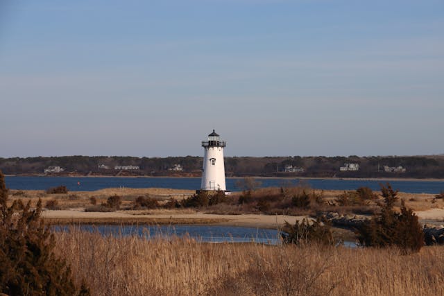 Block Island vs. Martha's Vineyard: Which Destination Offers Better Beaches?